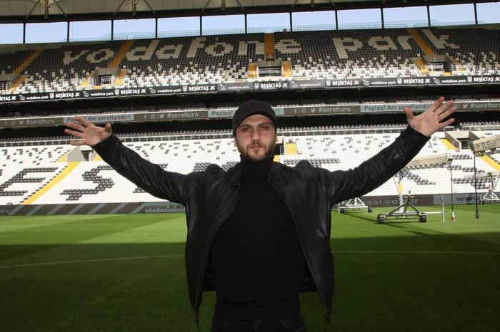 Çukurun Yamaçı Aras Bulut İynemli, Vodafone Parkı gezdi