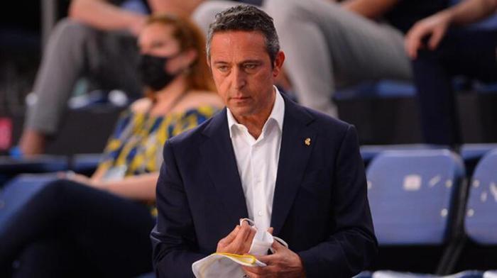 Fenerbahçede istifaya çağrılan Ali Koç kararını verdi Kongreye gidecek mi