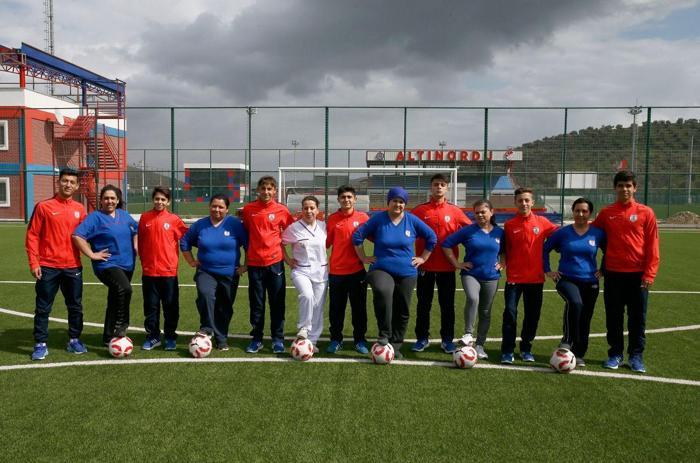 Altınordunun genç futbolcularından anlamlı hareket