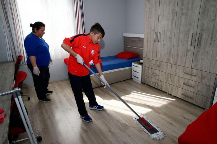 Altınordunun genç futbolcularından anlamlı hareket