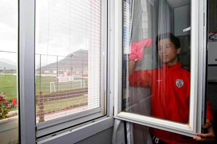 Altınordunun genç futbolcularından anlamlı hareket