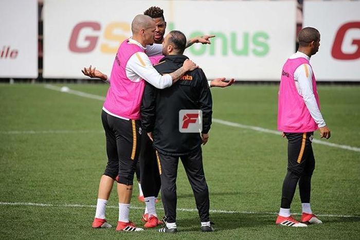 Floryada Fatih Terim fırtınası İdmanda...