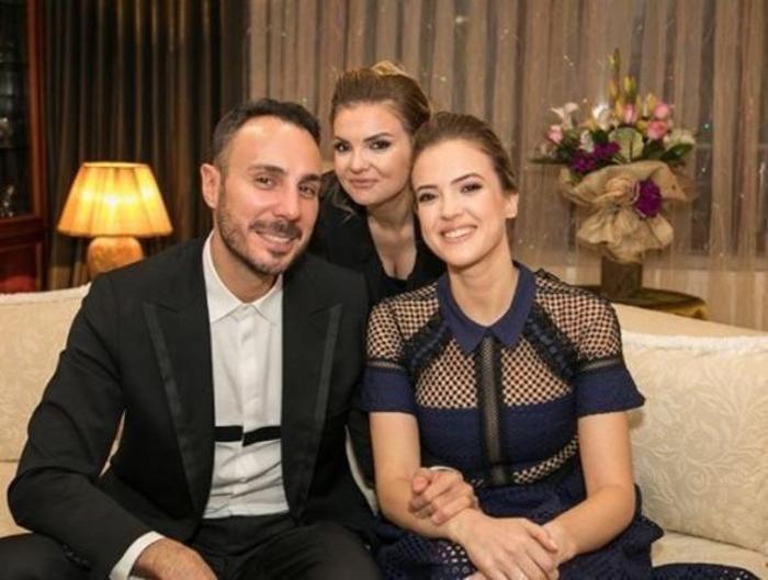 Ünlü sunucu Simge Fıstıkoğlu kına gecesi yaptı