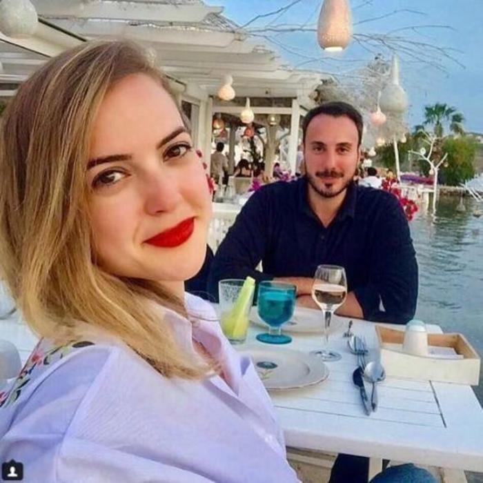 Ünlü sunucu Simge Fıstıkoğlu kına gecesi yaptı