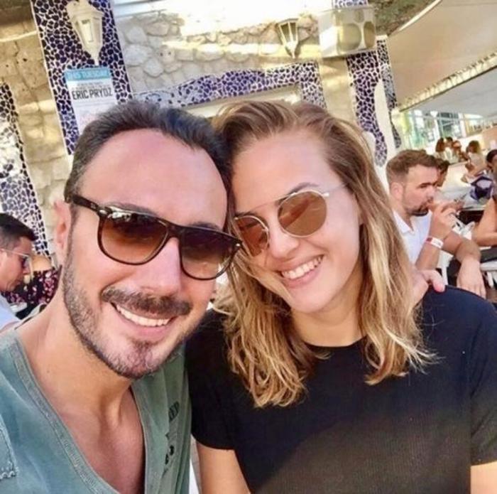 Ünlü sunucu Simge Fıstıkoğlu kına gecesi yaptı