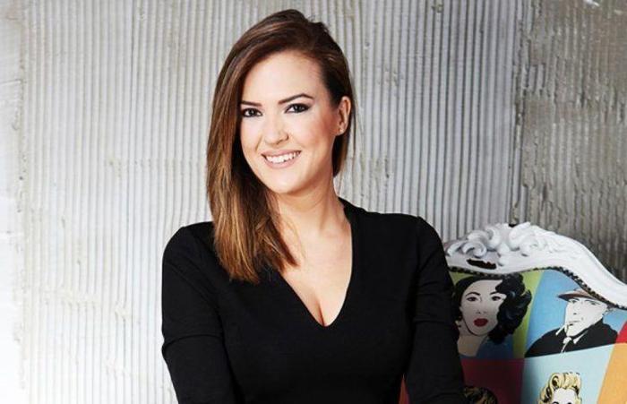 Ünlü sunucu Simge Fıstıkoğlu kına gecesi yaptı