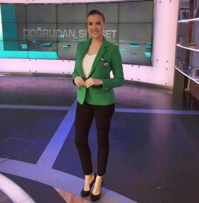 Ünlü sunucu Simge Fıstıkoğlu kına gecesi yaptı