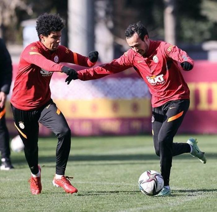 Son dakika | Galatasarayda yeni antrenör Ricard Segarra takıma katıldı