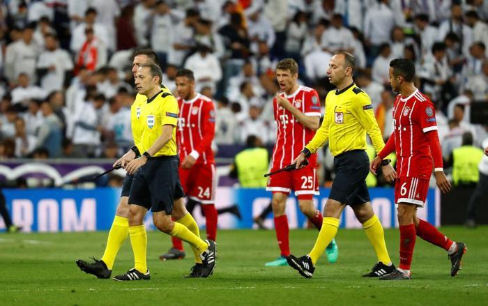 Bayern Münihli futbolcuların hedefi Cüneyt Çakır...
