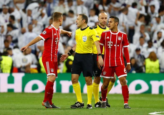 Bayern Münihli futbolcuların hedefi Cüneyt Çakır...