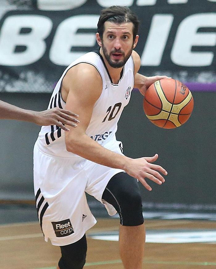 Kerem Tunçeri, Çağla Şikeli duyunca...