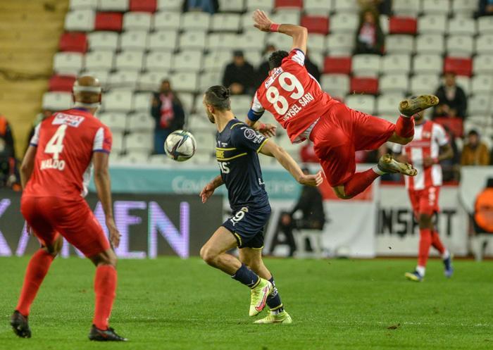 Fanatik yazarları Antalyaspor-Fenerbahçe maçını değerlendirdi: Ya sabır
