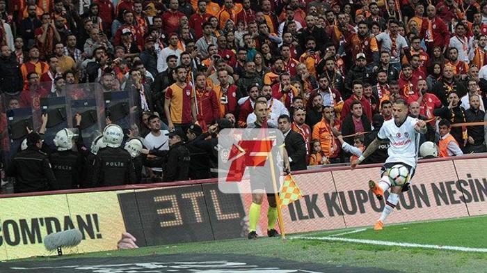 Quaresmanın korner atışında dikkat çeken detay