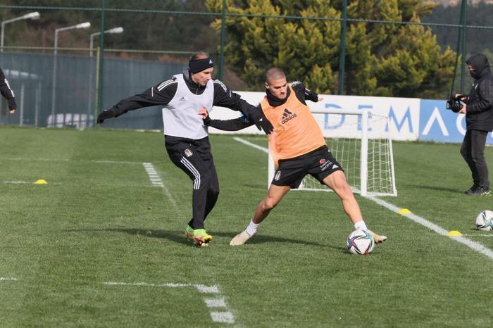 Son dakika Beşiktaş haberi 14 futbolcunun 10u gidiyor