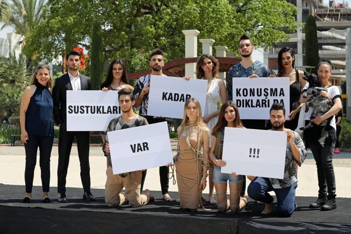 Hayvanlar için dikkat çeken defile