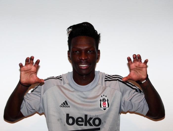 Son dakika Beşiktaş haberi 14 futbolcunun 10u gidiyor