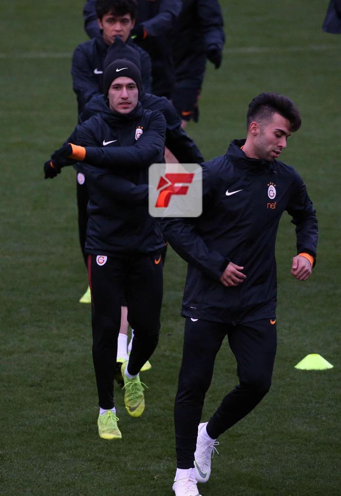 Galatasarayda Ozan Kabak şoku İdmanı yarıda bıraktı