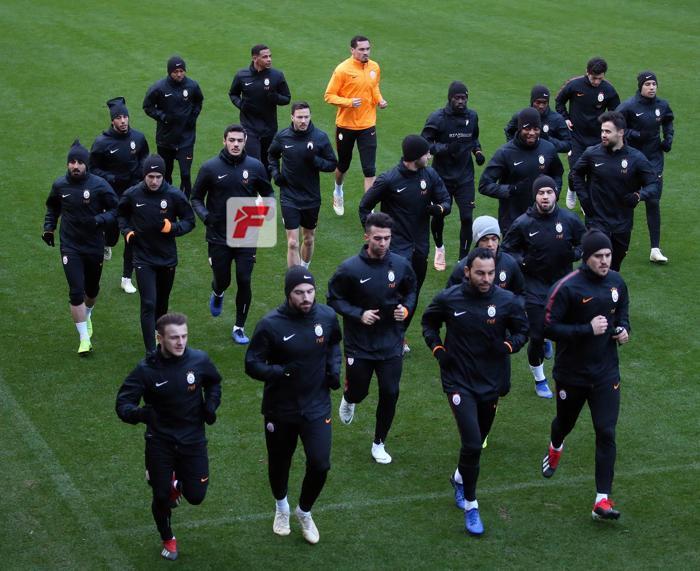 Galatasarayda Ozan Kabak şoku İdmanı yarıda bıraktı
