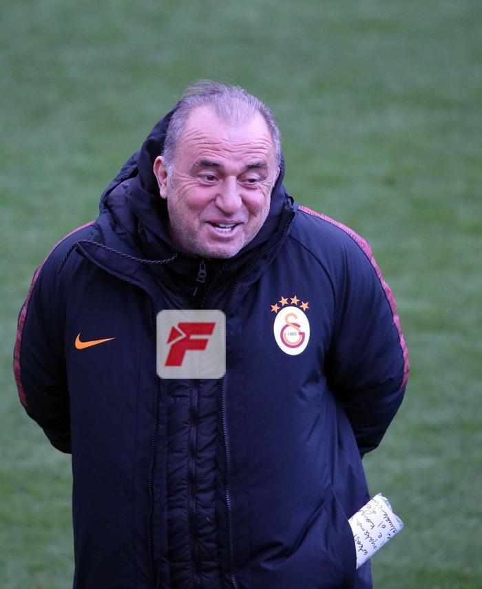 Galatasarayda Ozan Kabak şoku İdmanı yarıda bıraktı