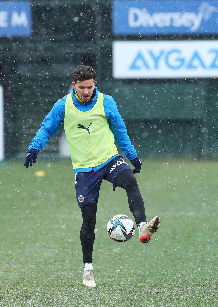 İsmail Kartal kararını verdi Fenerbahçenin Antalyaspor maçı muhtemel 11i...