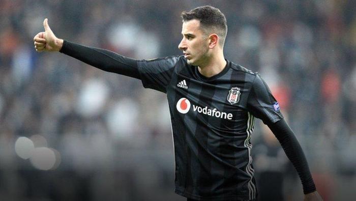 Beşiktaşlı Oğuzhan Özyakup Romaya transfer olacak mı Monchi açıkladı...