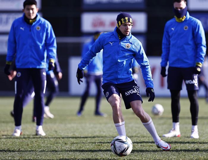 İsmail Kartal kararını verdi Fenerbahçenin Antalyaspor maçı muhtemel 11i...
