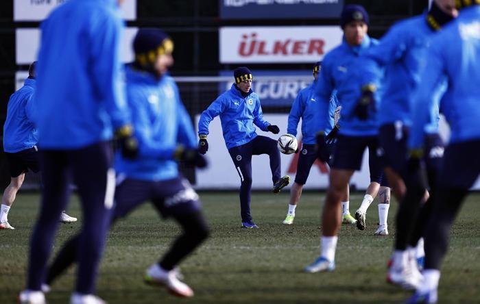 İsmail Kartal kararını verdi Fenerbahçenin Antalyaspor maçı muhtemel 11i...