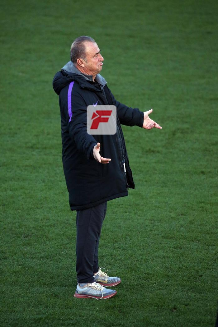 Galatasaray antrenmanında Fatih Terim şov