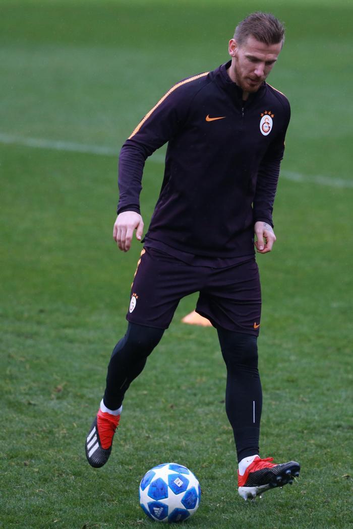 Futbolculara sosyal medya darbesi