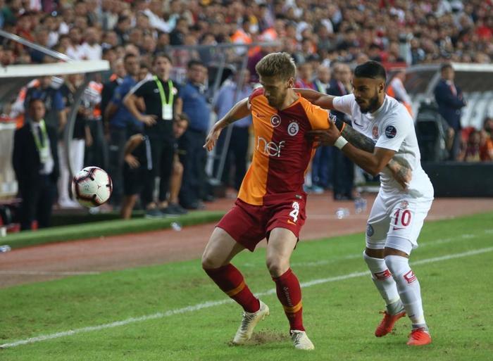 Futbolculara sosyal medya darbesi