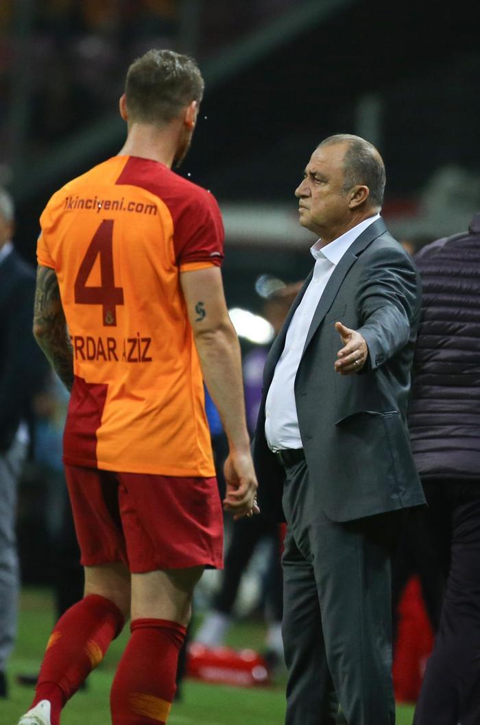 Futbolculara sosyal medya darbesi