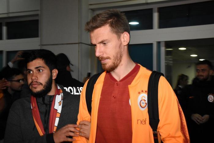 Futbolculara sosyal medya darbesi