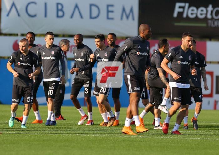 Ümraniyede kritik zirve Fikret Orman, Beşiktaş antrenmanında