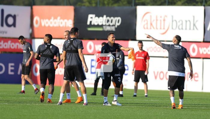 Ümraniyede kritik zirve Fikret Orman, Beşiktaş antrenmanında