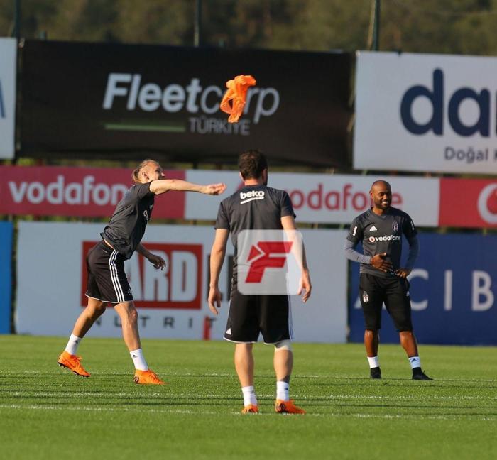 Ümraniyede kritik zirve Fikret Orman, Beşiktaş antrenmanında