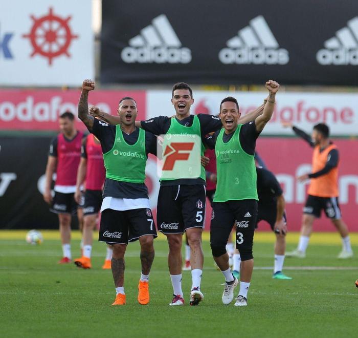Ümraniyede kritik zirve Fikret Orman, Beşiktaş antrenmanında