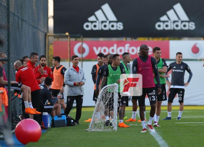 Ümraniyede kritik zirve Fikret Orman, Beşiktaş antrenmanında