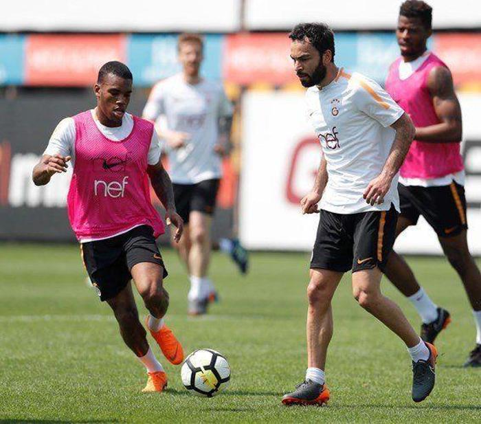 Galatasaray idmanında kupa töreni
