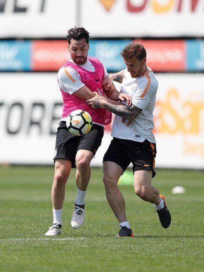 Galatasaray idmanında kupa töreni