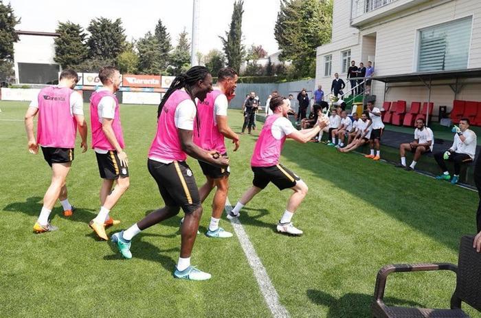 Galatasaray idmanında kupa töreni