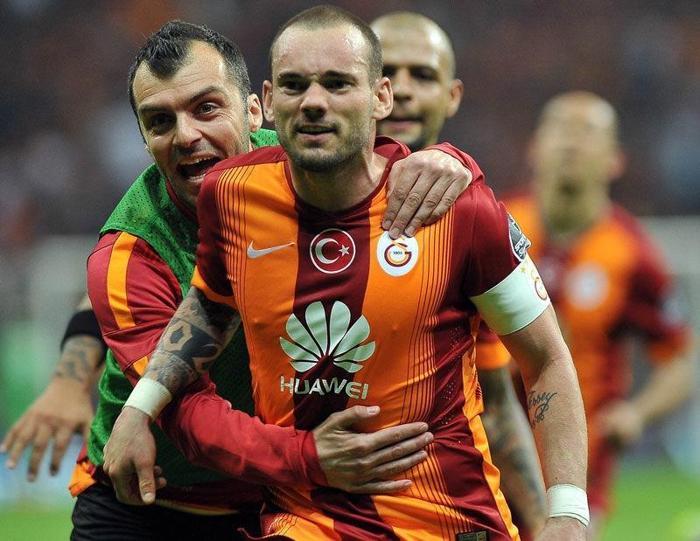 Galatasarayda transfer gündemi