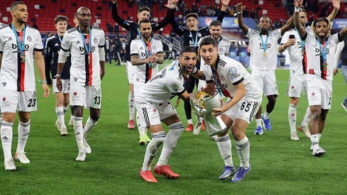 Transfer haberi Beşiktaşın genç yıldızı Emirhan İlkhanu dünya devi izleyecek