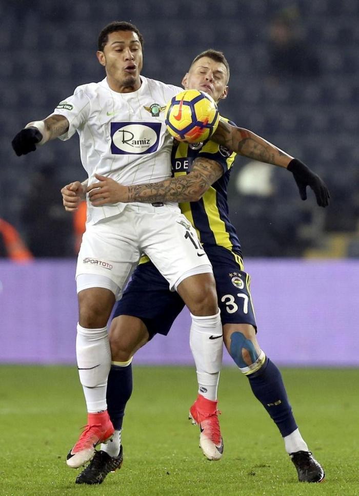Fanatik yazarlarının Fenerbahçe - TM Akhisarspor maçı yorumları
