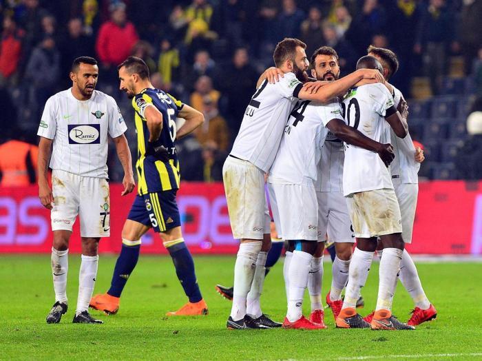 Fanatik yazarlarının Fenerbahçe - TM Akhisarspor maçı yorumları