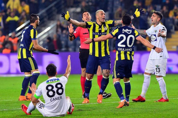 Fanatik yazarlarının Fenerbahçe - TM Akhisarspor maçı yorumları