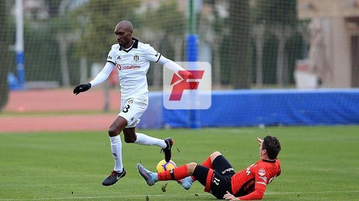 Beşiktaş - Helmond maçından kareler