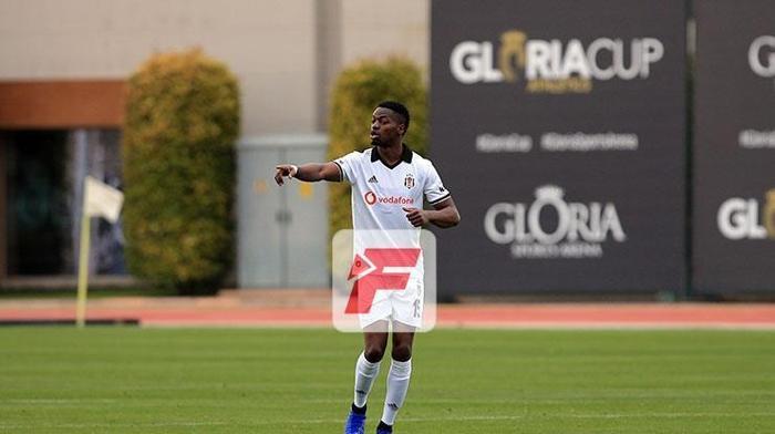 Beşiktaş - Helmond maçından kareler