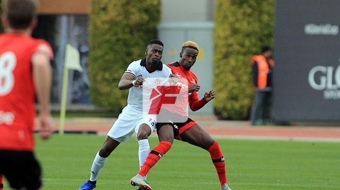 Beşiktaş - Helmond maçından kareler