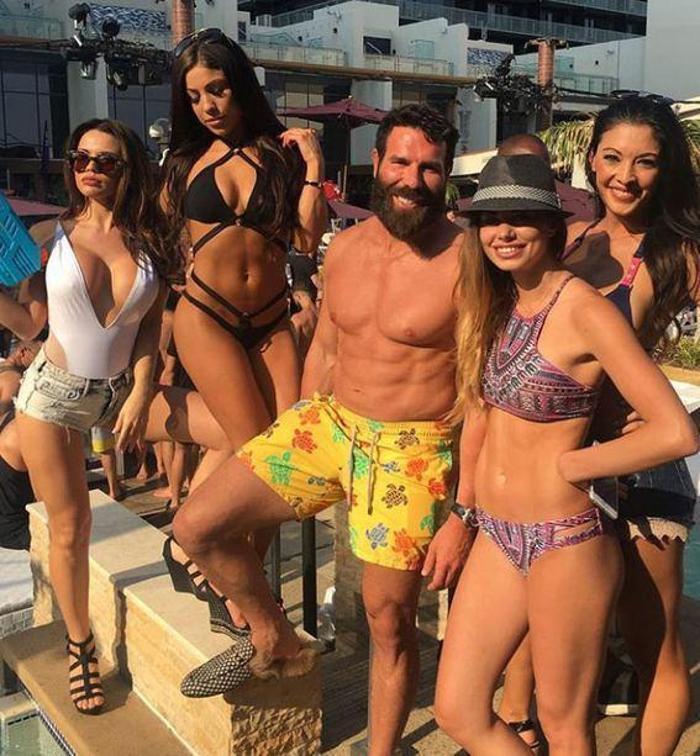 Dan Bilzerianın Amerikaya davet ettiği İzmitli Ömer Okkalının hesabına 5 bin dolar geldi