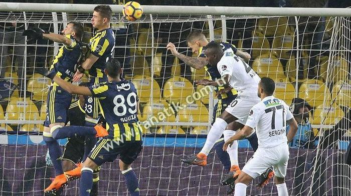 Fenerbahçe-Akhisarspor maçından kareler